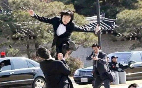 保镖与女明星韩剧,保镖与女明星的甜蜜守护战