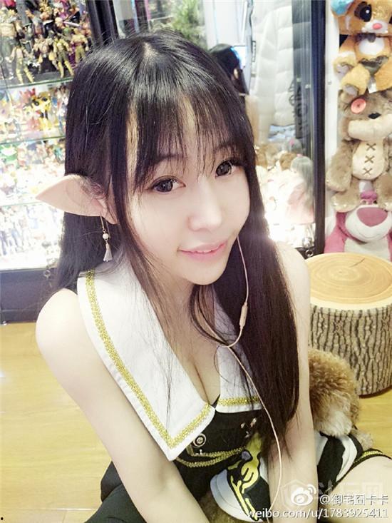 斗鱼主播卡卡丝袜视频,性感主播的斗鱼之夜