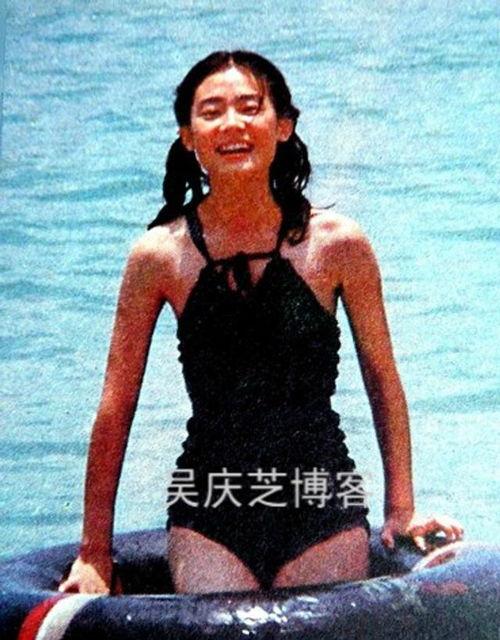 明星走光 泳装,明星走光背后的时尚与尴尬