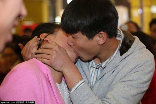 男女亲吻互摸视频,男女亲密互动视频幕后揭秘