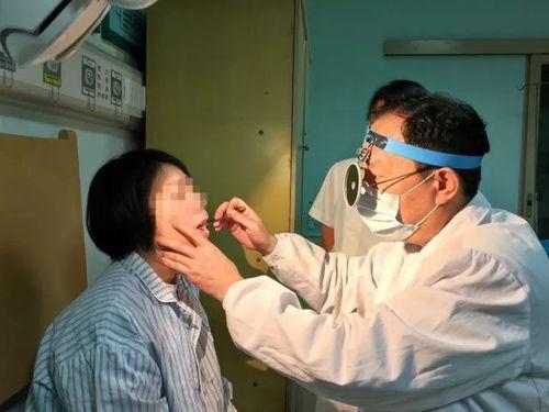 老公睡觉尿床了,老公意外尿床，家庭温馨瞬间